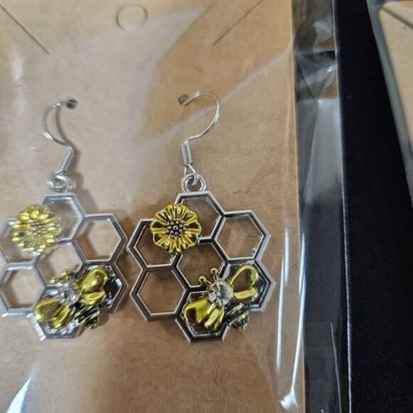 🍂NWT Bee Earrings and Necklace SET Silver and Gold tone - Picture 2 of 2